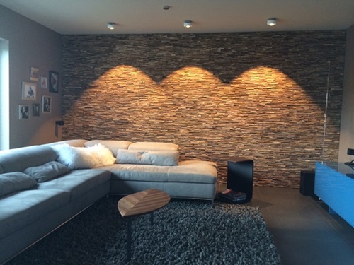 Panele drewniane na ścianę Natural Wood Panels wykorzystane w salonie