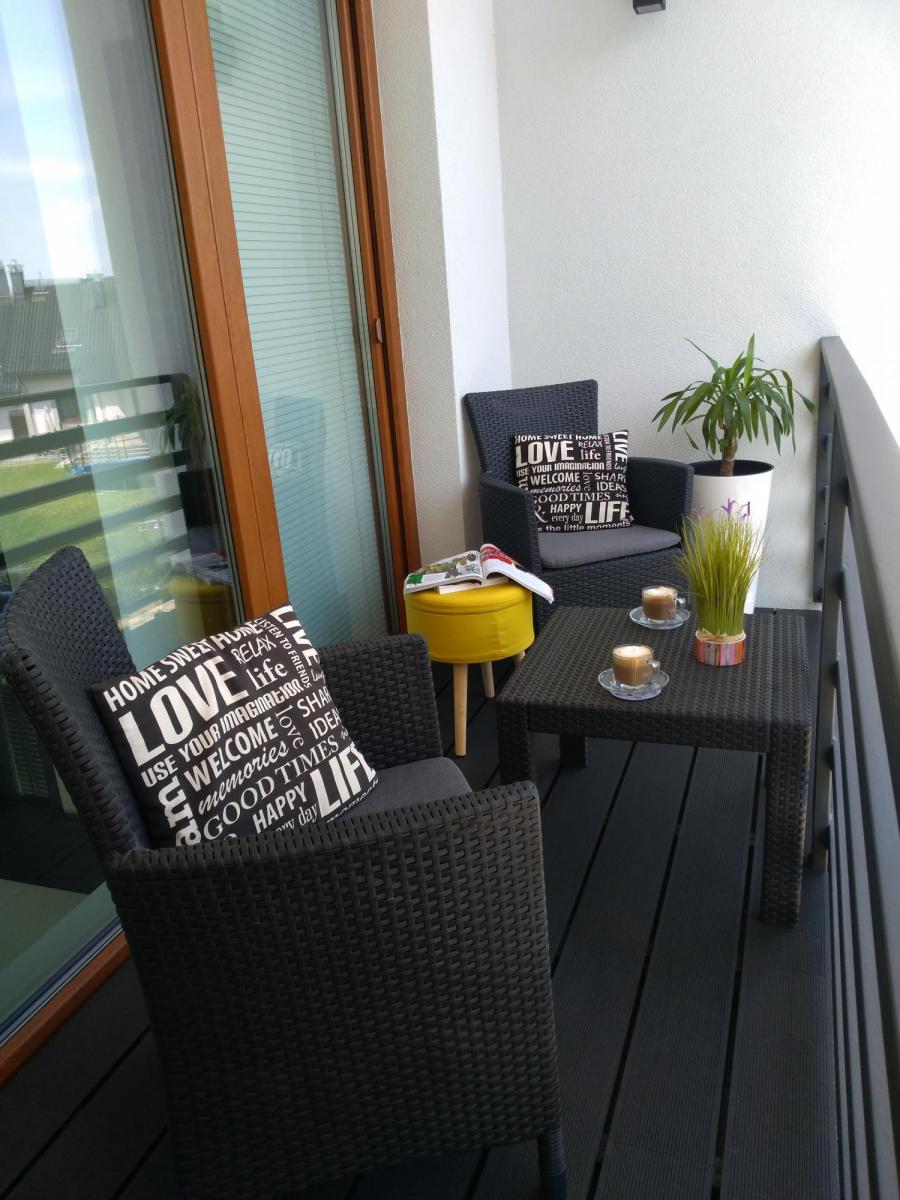 Meble balkonowe w loggi