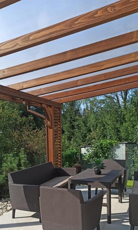 Pergola zadaszona poliwęglanem