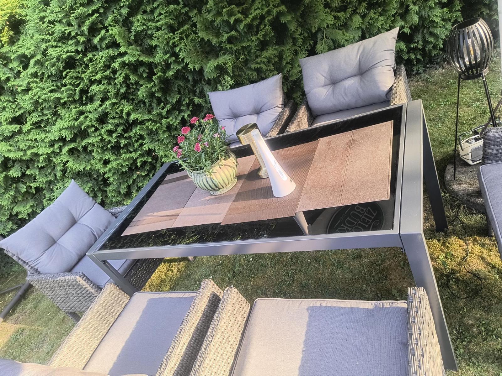 Zestaw mebli obiadowych na taras - stół 140cm + 6 foteli technorattanowych